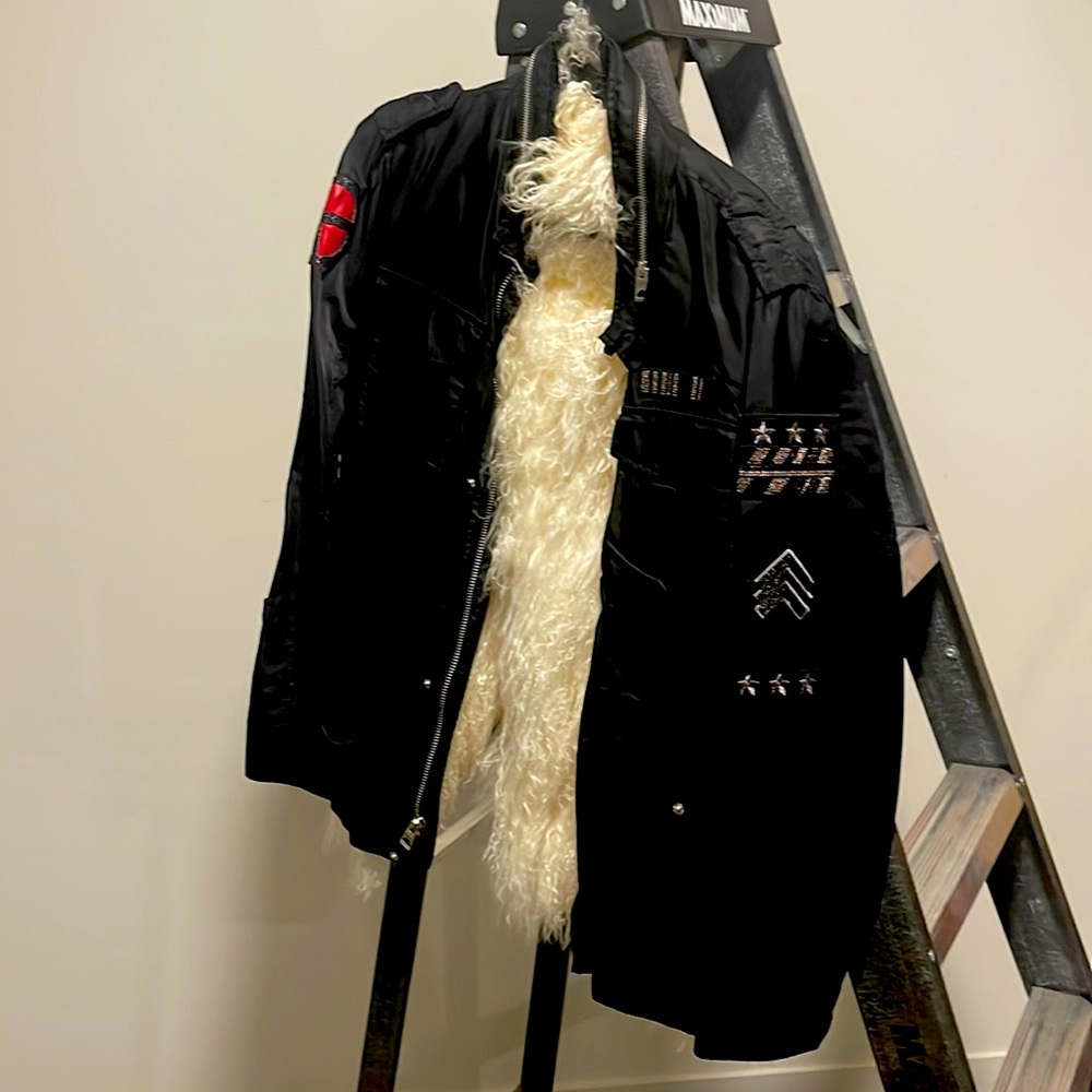 Warm wind breaker